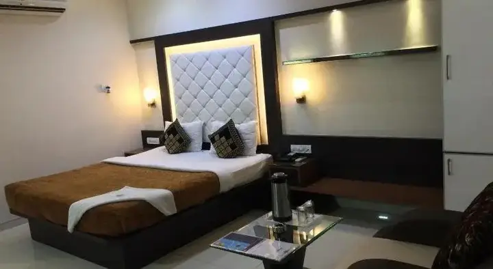 Бхаруч: Hotel Ashish