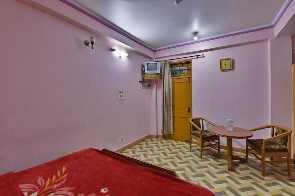 Куфри: Hotel Ashish Inn