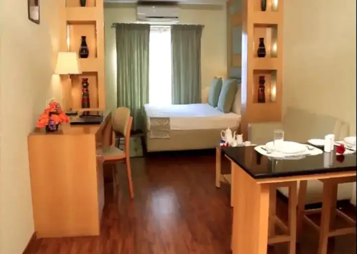 Бангалор: The Mayer - Indiranagar