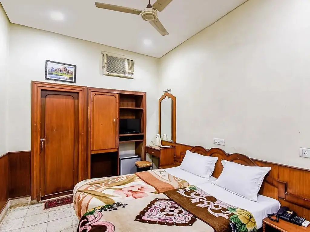 Колката: Hotel Heera
