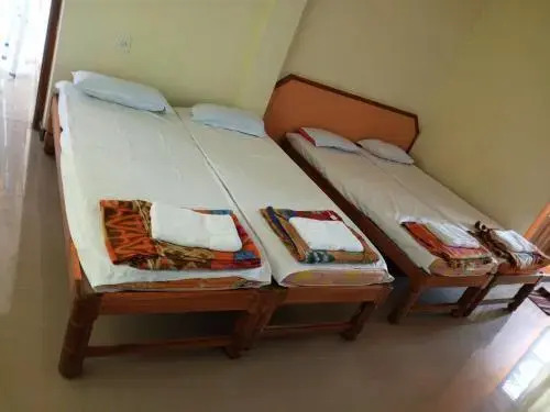 Гуджади: Hotel Simon Comfort