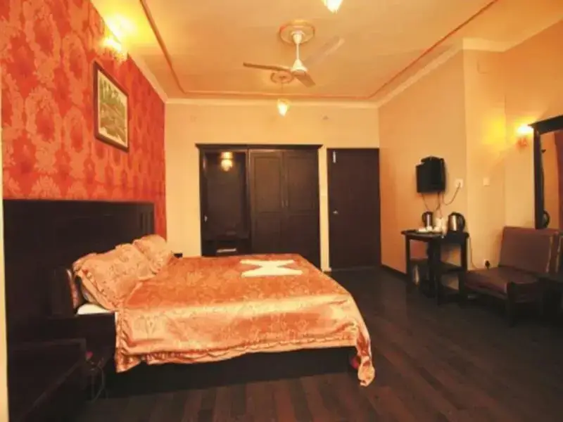 Шринагар: Hotel Pride Continental