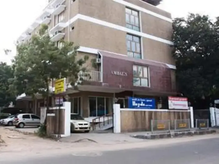 Ченнаи: 14 Square Lloyds Road