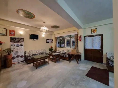 Пеллинг: Hotel Dubdi