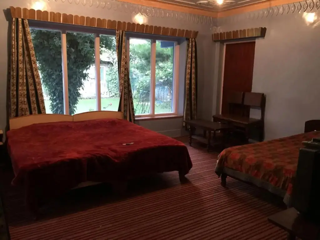 Шринагар: Hotel Humza