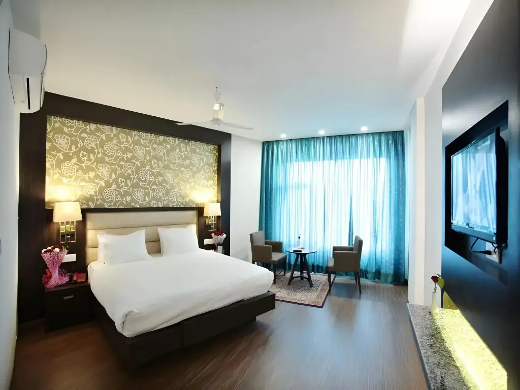 Катра: Lemon Tree Hotel, Katra