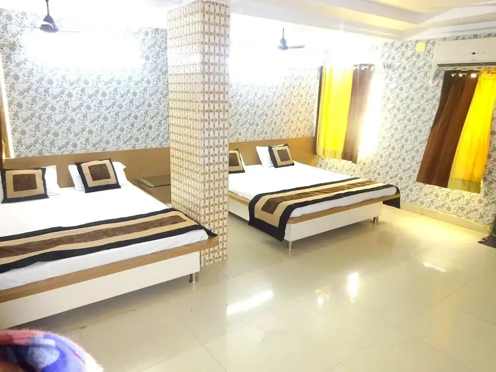 Hotel Raj Palace by Sky Stays — фото 1