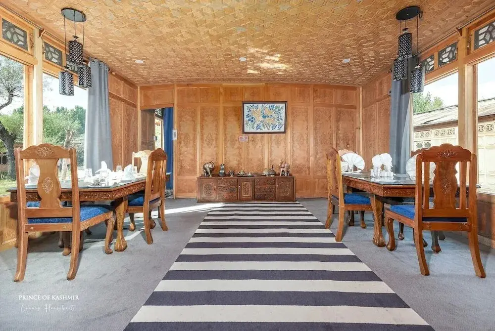 Шринагар: Prince of Kashmir Houseboat