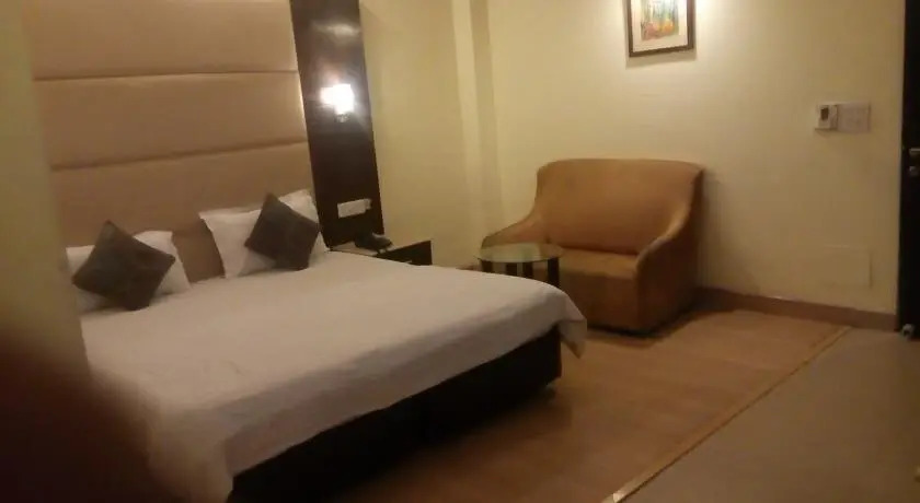 Нью-Дели: Hotel Surya Palace