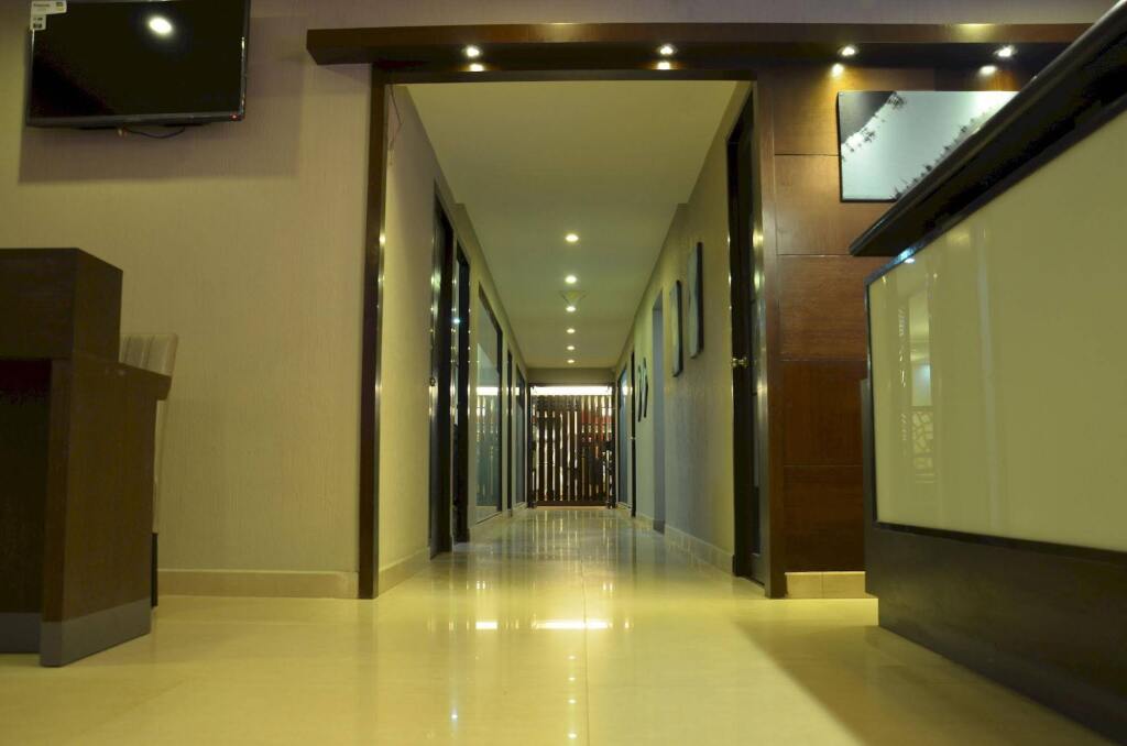 Ченнаи: FabHotel Santhome Inn