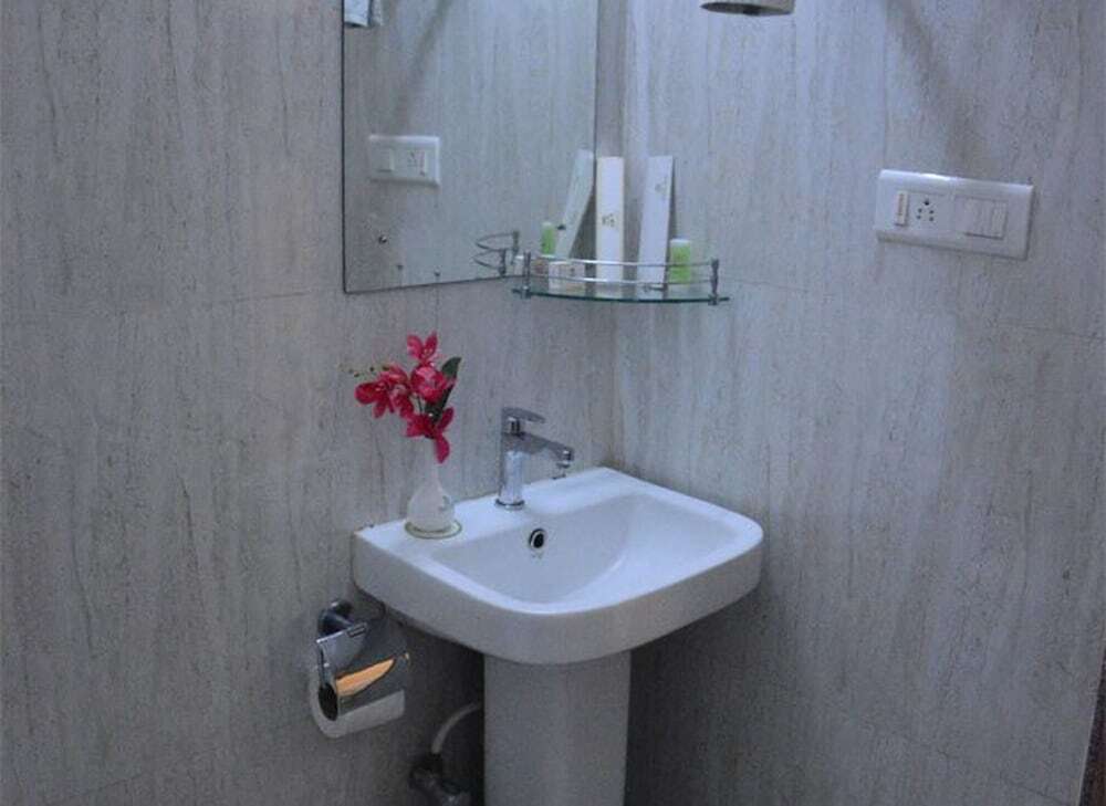Бхубанешвар: Hotel Eden Roc
