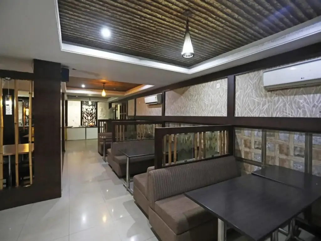 Райпур: Capital O 2354 Hotel Utsav Inn
