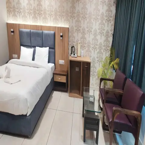 Hotel Satkar — фото 1