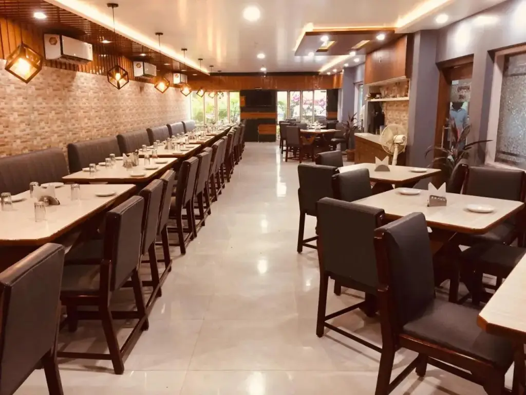 Катихар: Hotel Satkar