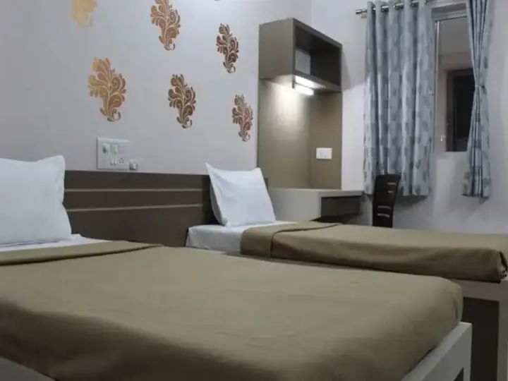 Бхудж: Divya Jyot Residency