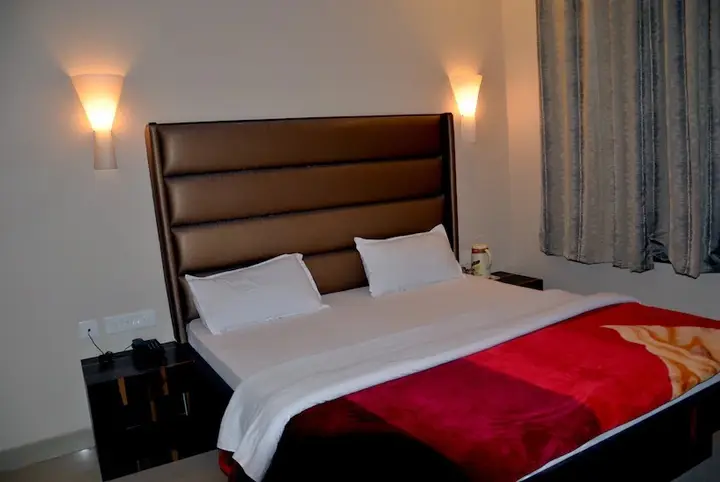 Матхура: Hotel Heera Continental