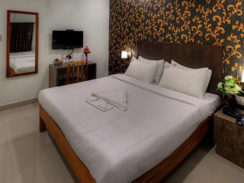 Кушалнагар: ministers kourt hotel