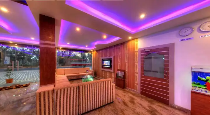 Кушалнагар: ministers kourt hotel