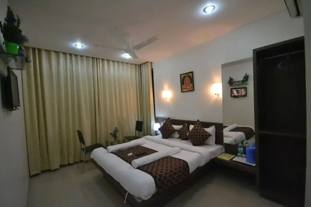 Ширди: Hotel Sai Sakha