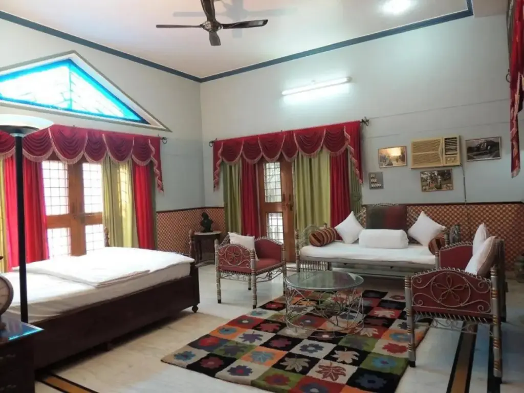Праяградж: Kunjpur Guest House