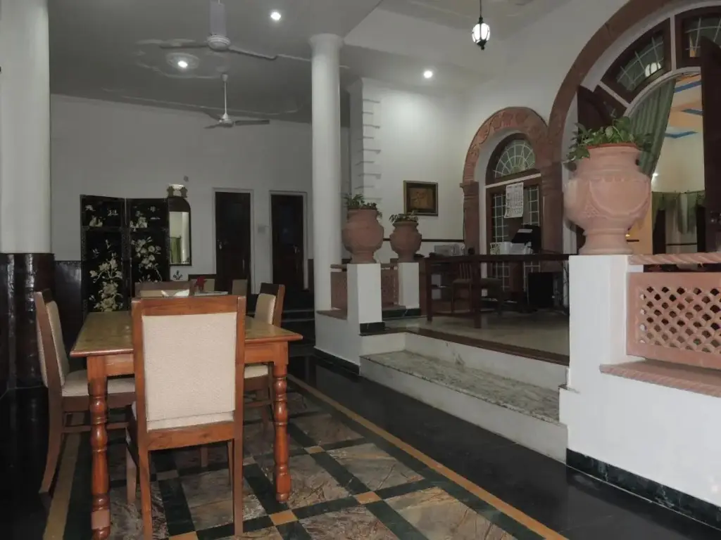 Праяградж: Kunjpur Guest House