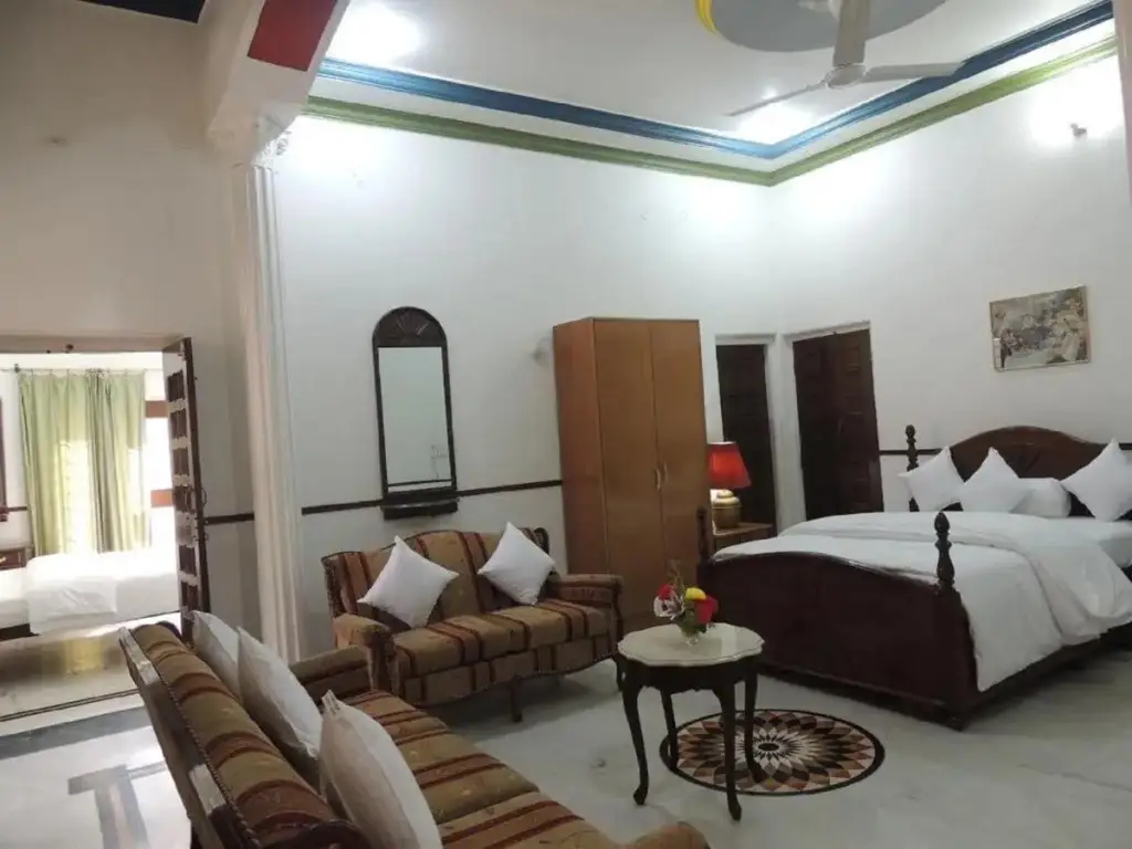 Праяградж: Kunjpur Guest House