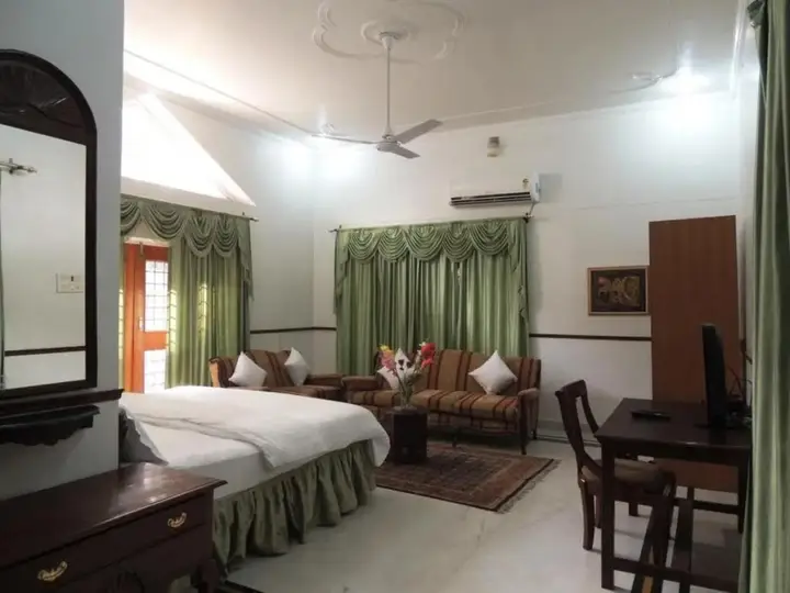 Праяградж: Kunjpur Guest House