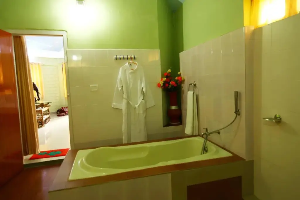 Султан-Батери: Karapuzha Lakeshore Resort