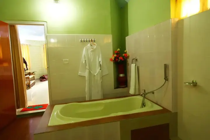 Султан-Батери: Karapuzha Lakeshore Resort