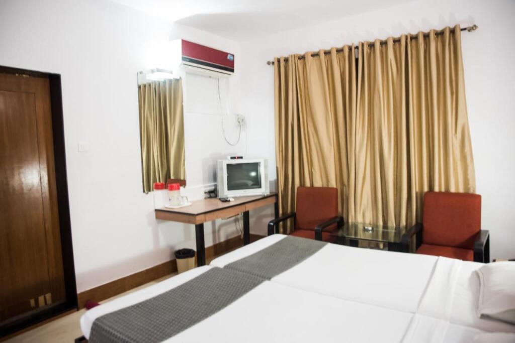 OYO 10765 Hotel Tanish — фото 1