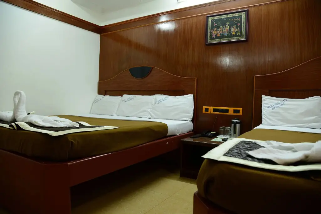 Eraniel: Tri Sea Hotel