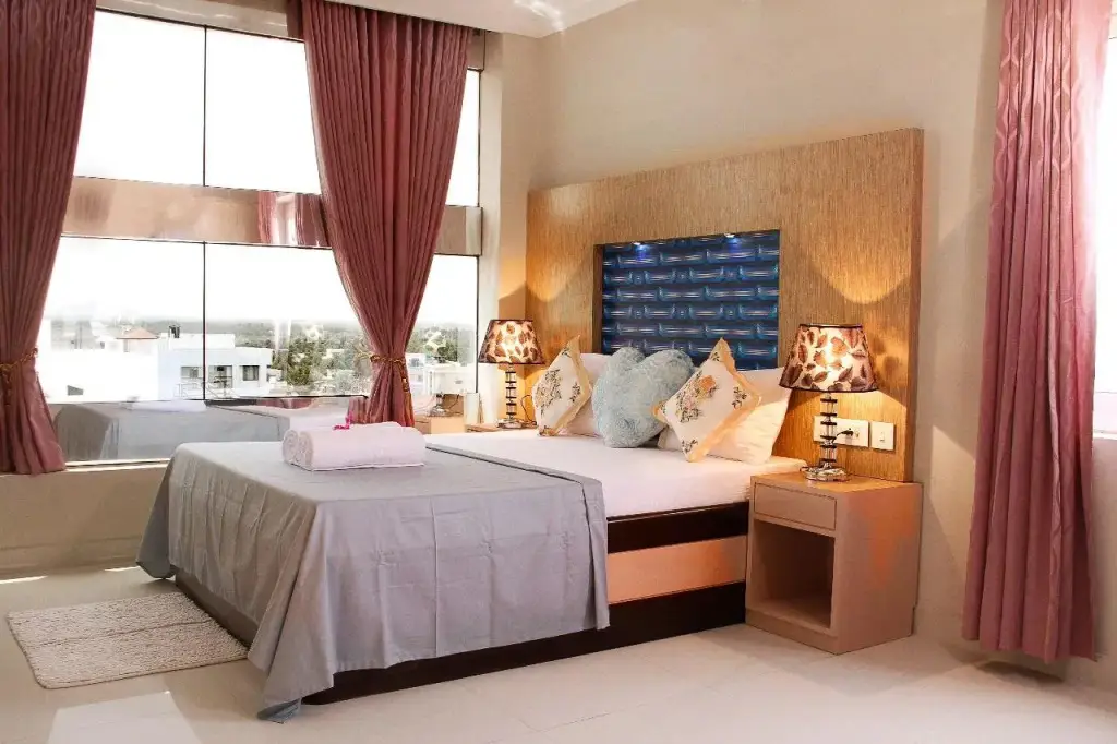Eraniel: Hotel Skyark