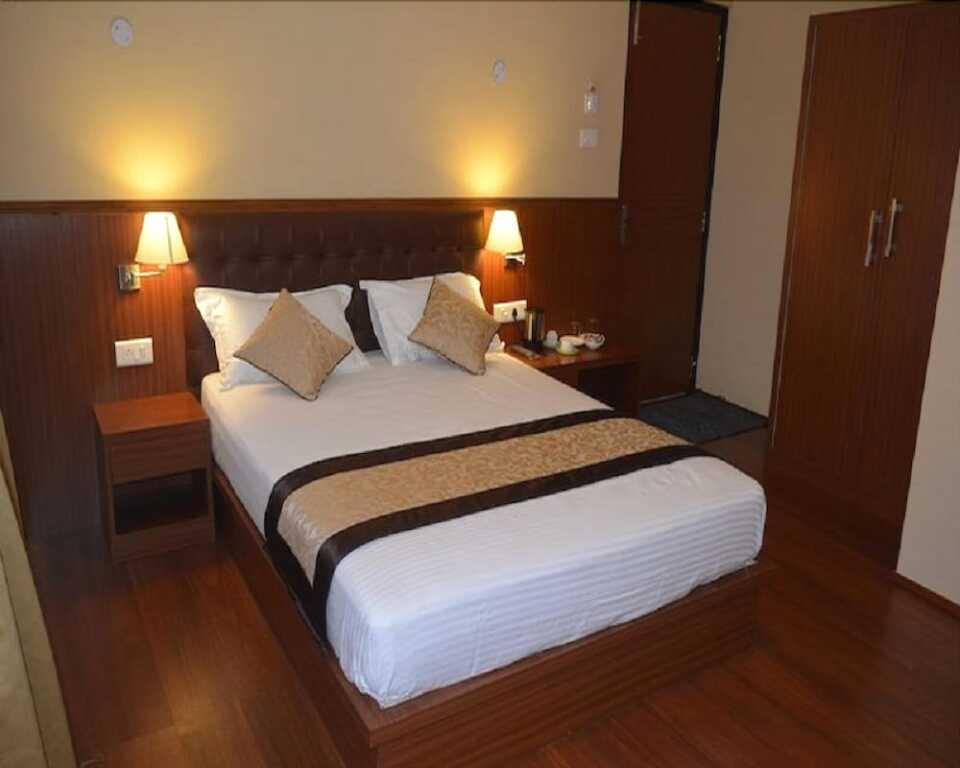 Пеллинг: Juniper Residency