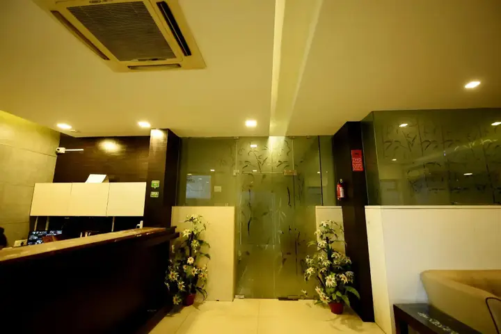 Мангалур: Ayush International Hotel