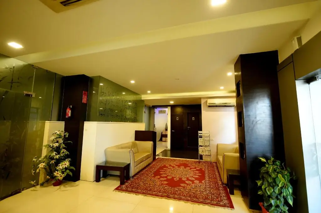 Мангалур: Ayush International Hotel