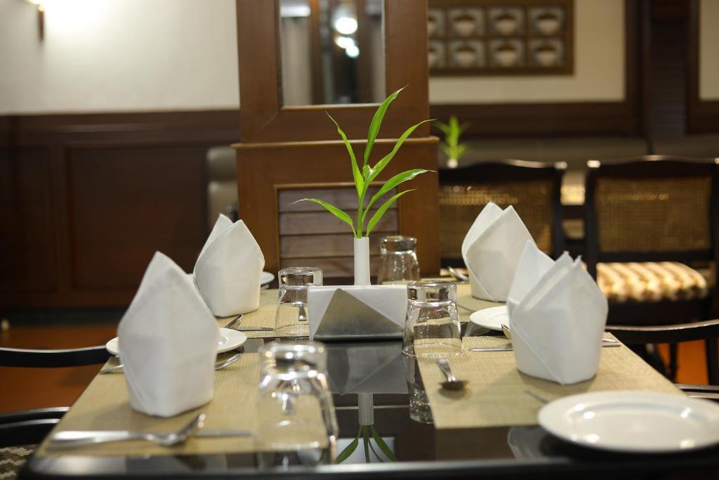 Куруппумтара: Paray Residency