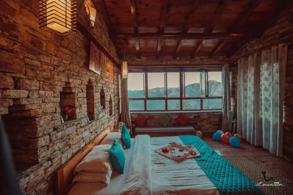 Наинитал: Itmenaan Estate in the Himalayas