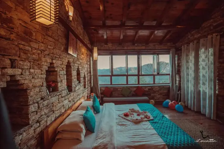 Наинитал: Itmenaan Estate in the Himalayas
