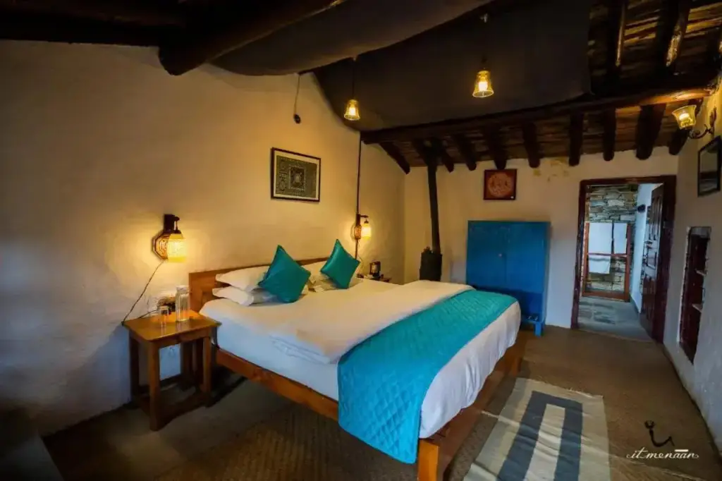 Наинитал: Itmenaan Estate in the Himalayas