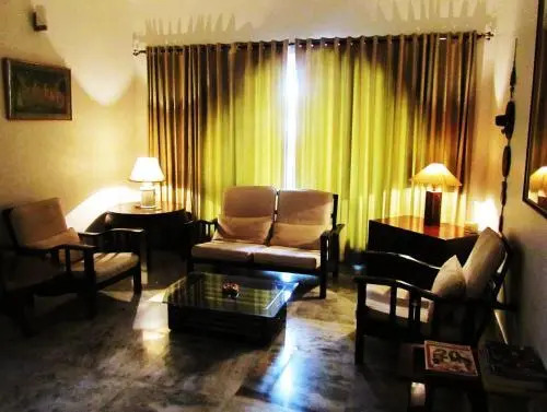 Бангалор: StayWithUs MG Road