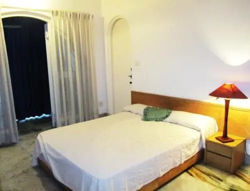 Бангалор: StayWithUs MG Road