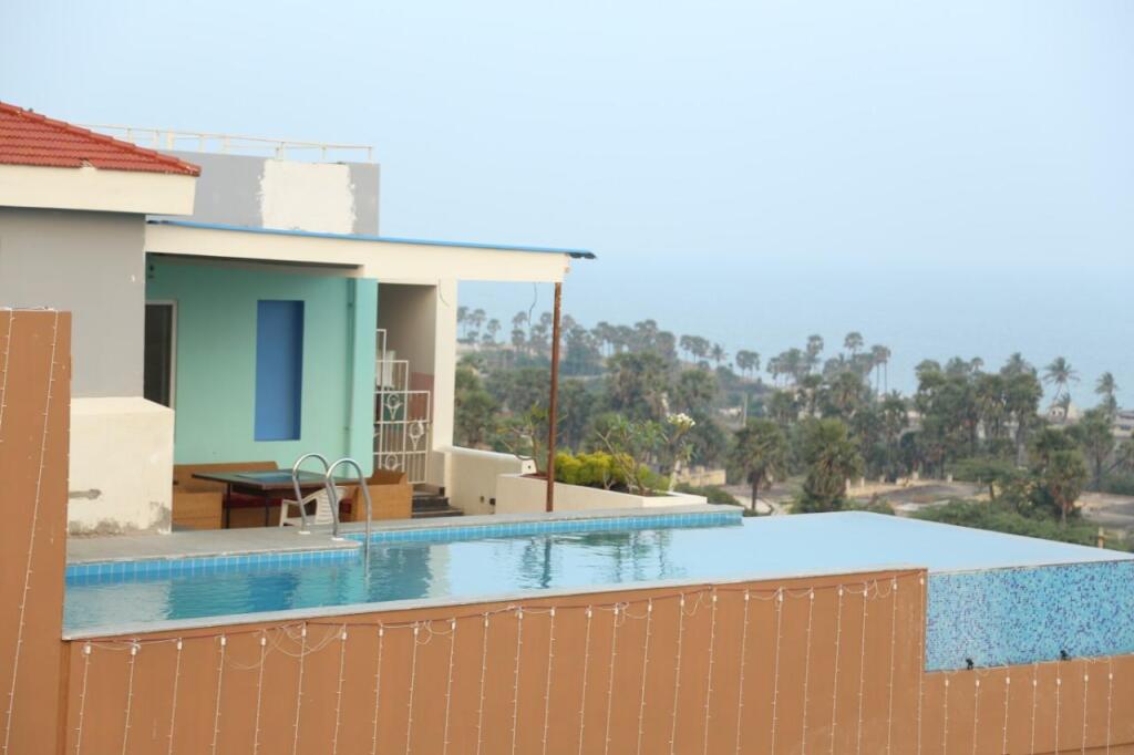 Vizag Palms Holiday Beach Resort — фото 1