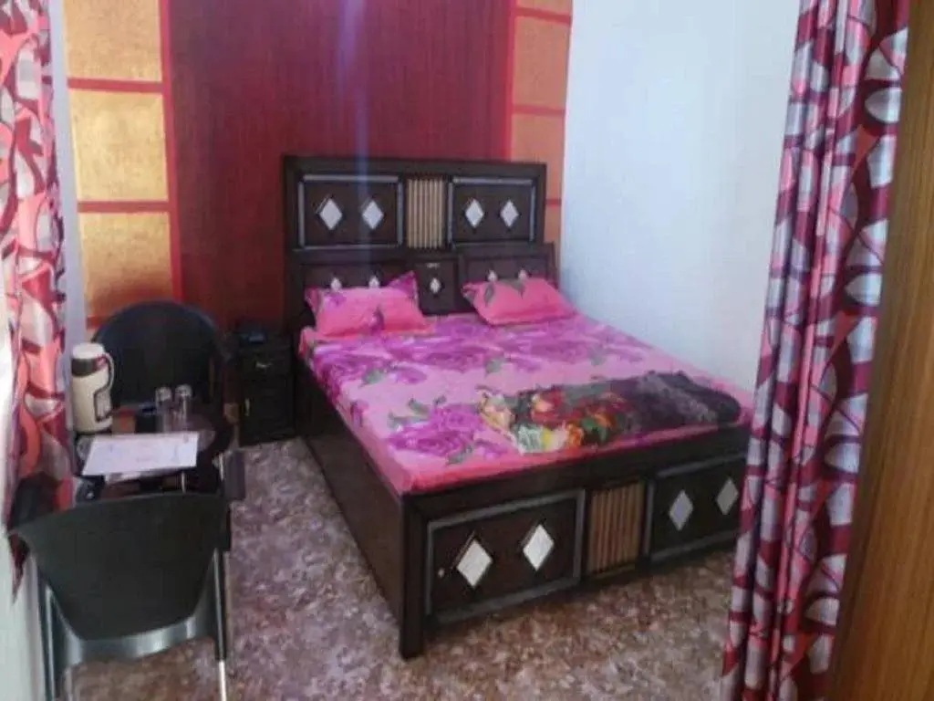 Дехрадун: Hotel Jan Jan Tak