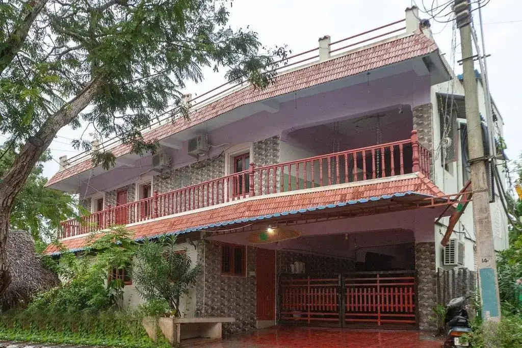 Калапет: Auro GP Guest House