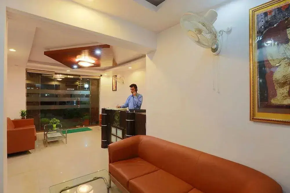 Бхивади: Hotel Pawanputra