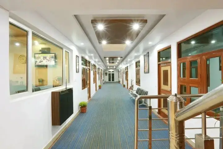Бхивади: Hotel Pawanputra
