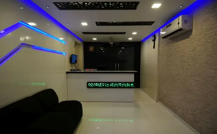 Сурат: hotel skylawn surat