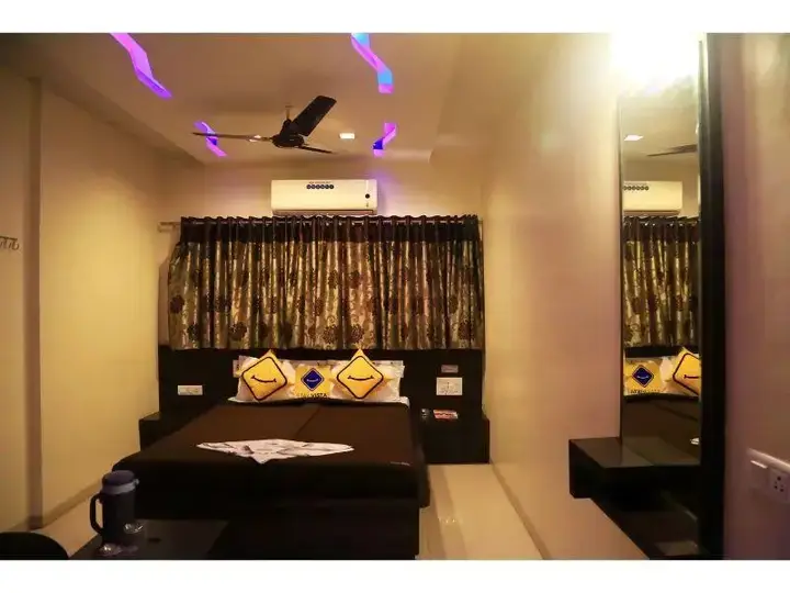 Сурат: hotel skylawn surat
