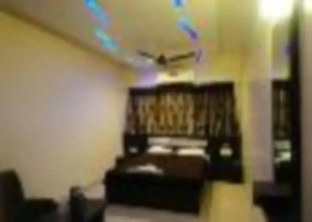 Сурат: hotel skylawn surat