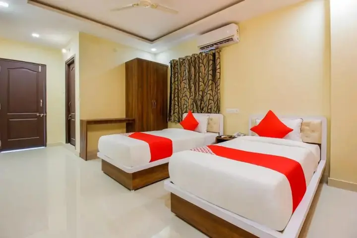 Хидерабад: Aaditya Grand by OYO Rooms